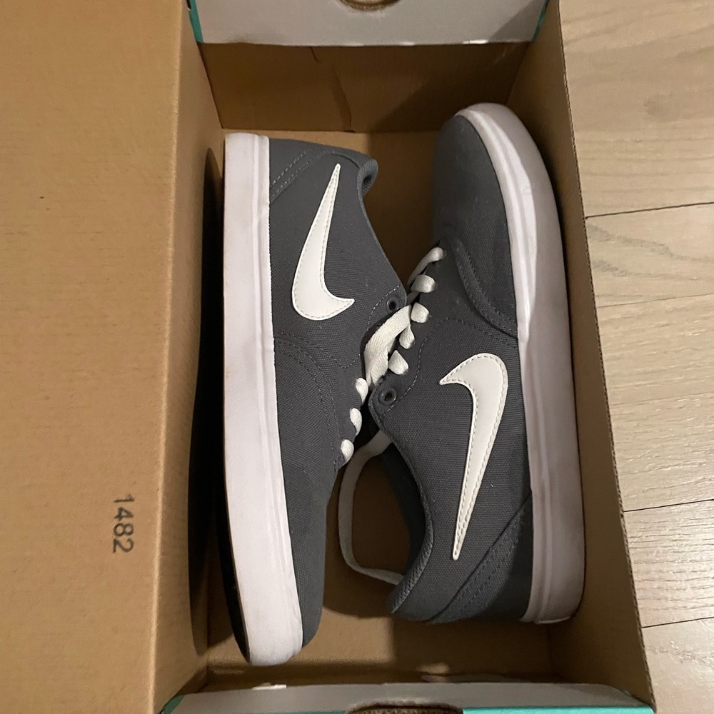 Nike SB Womens 7.5